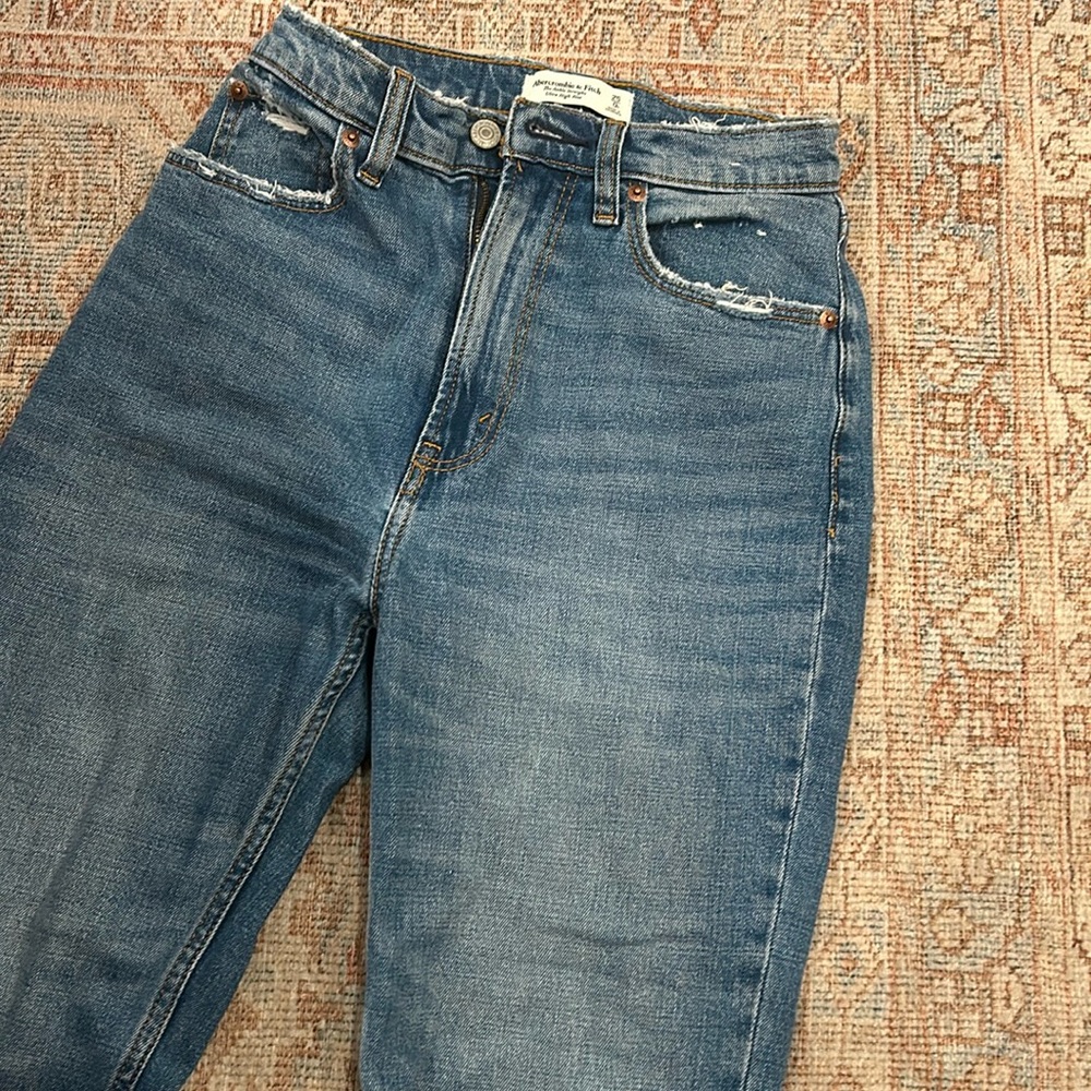 Abercrombie Curve Love Ankle Straight Ultra High Rise